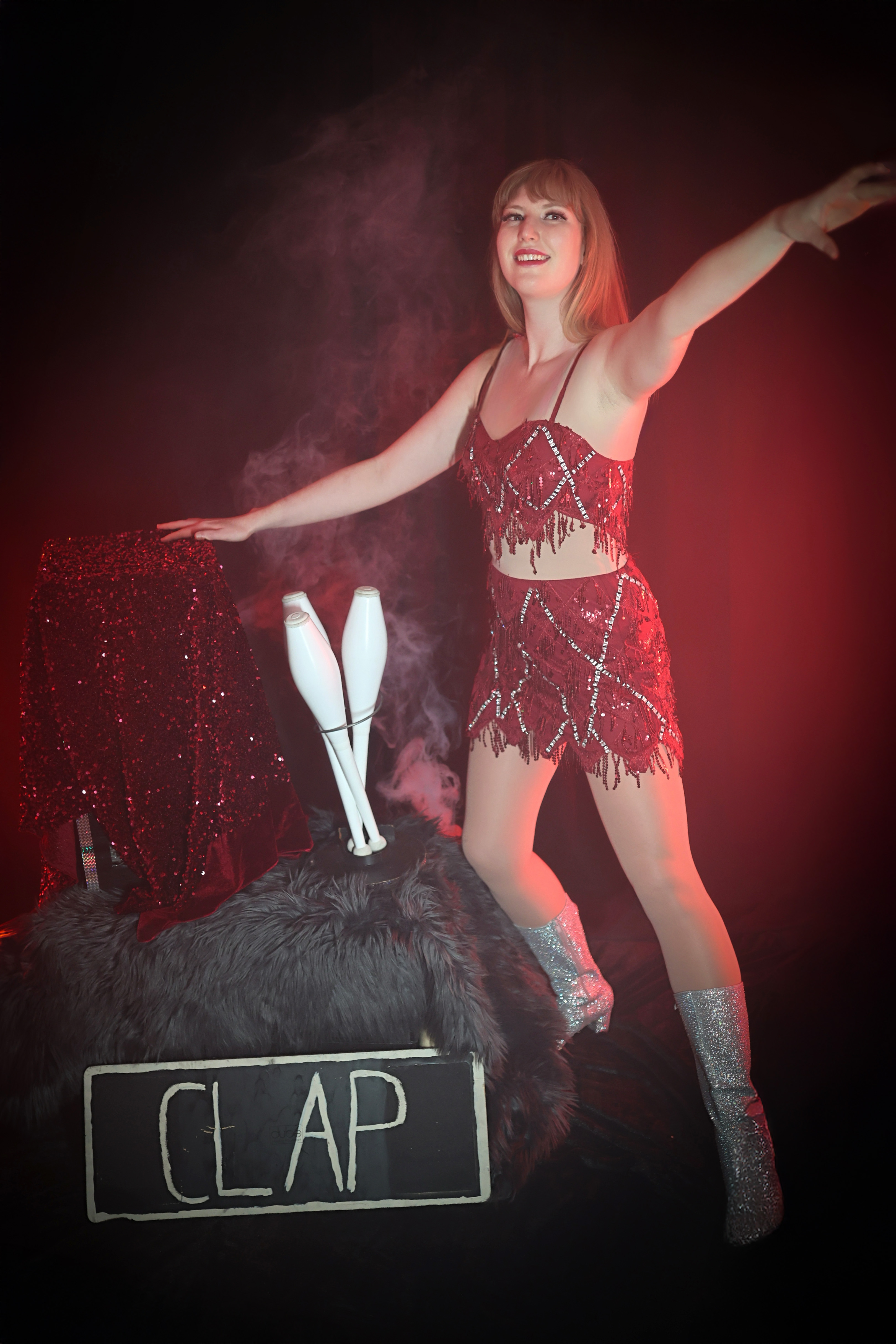Lygia prepares to wow her audience with amazing juggling